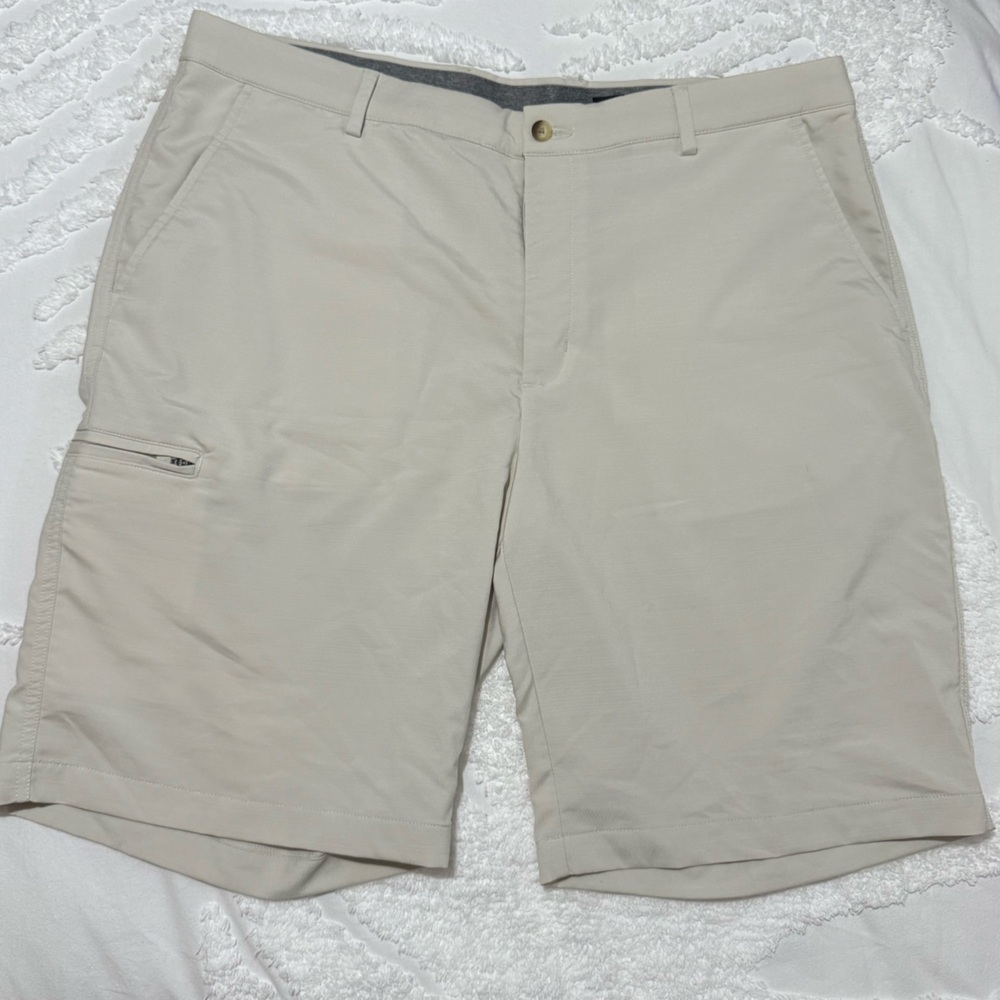 Men’s Greg Norman Collection Light Tan Shorts 38